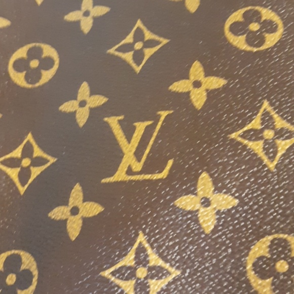 Meet your Posher, Tina - Picture 1 of 2